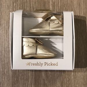 Freshly picked bow mocc